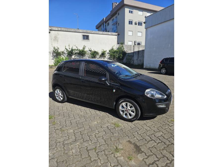 FIAT - PUNTO - 2015/2015 - Preta - R$ 44.000,00
