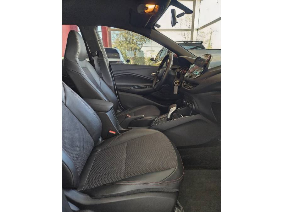 CHEVROLET - ONIX - 2022/2023 - Branca - R$ 92.000,00