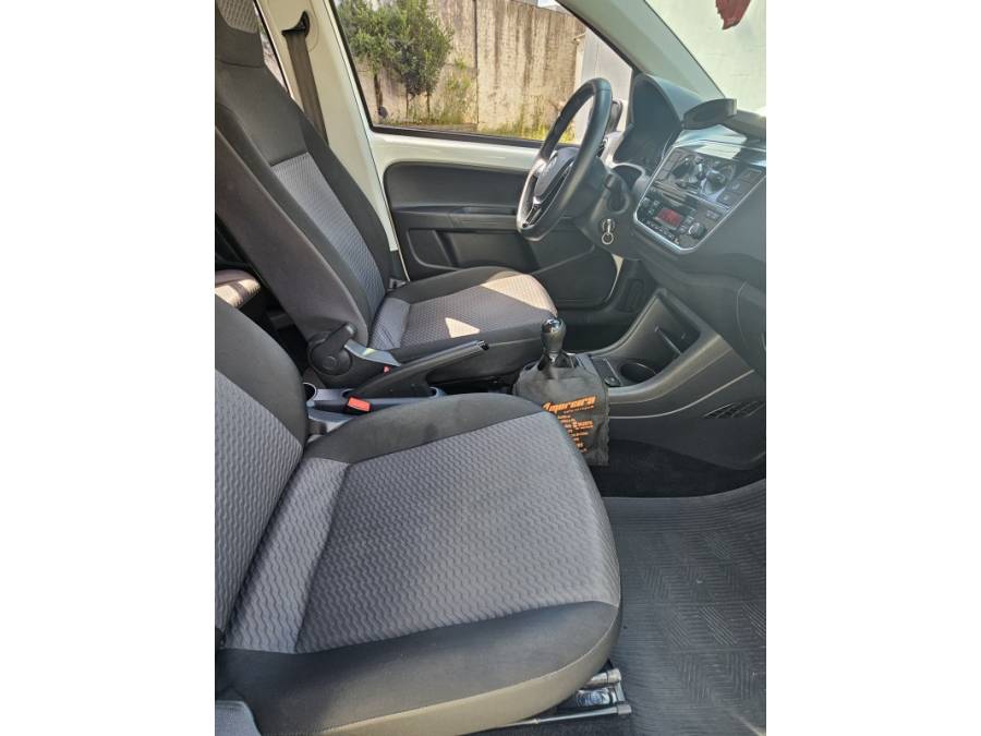 VOLKSWAGEN - UP - 2017/2018 - Branca - R$ 55.000,00