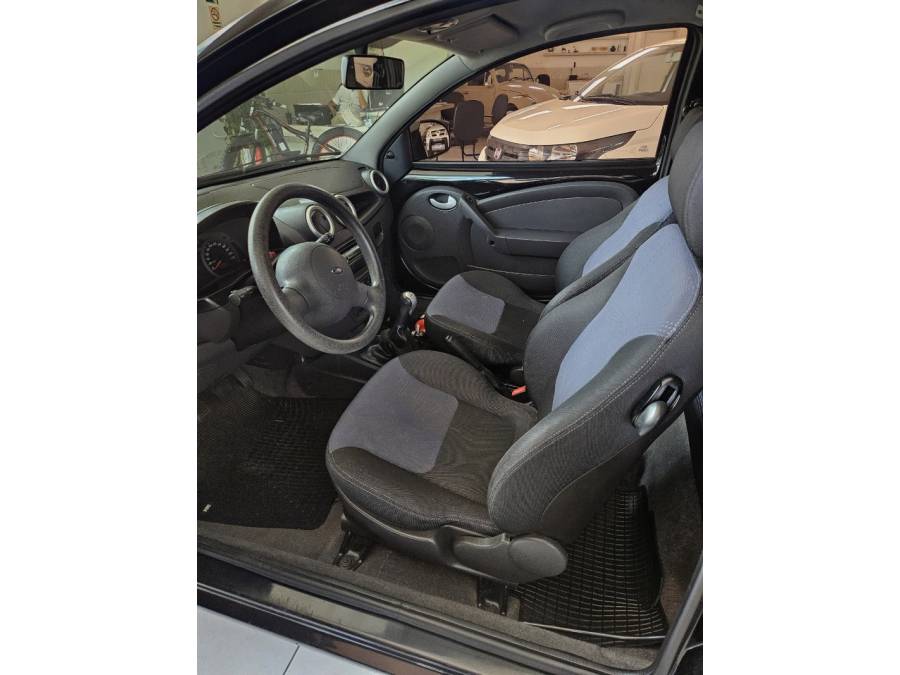 FORD - KA - 2012/2013 - Preta - R$ 30.000,00