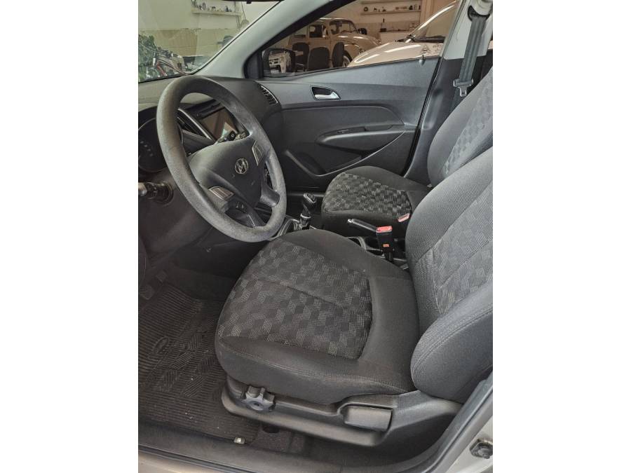 HYUNDAI - HB20 - 2017/2017 - Prata - R$ 56.500,00