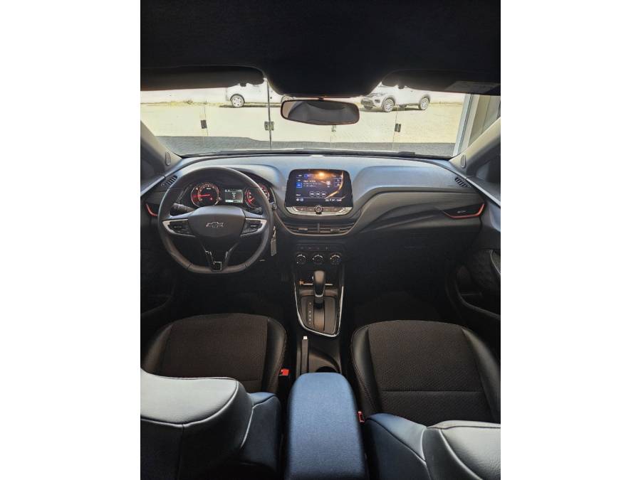 CHEVROLET - ONIX - 2022/2023 - Branca - R$ 92.000,00