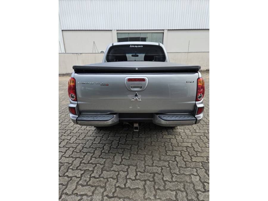 MITSUBISHI - L200 TRITON - 2015/2015 - Prata - R$ 119.000,00