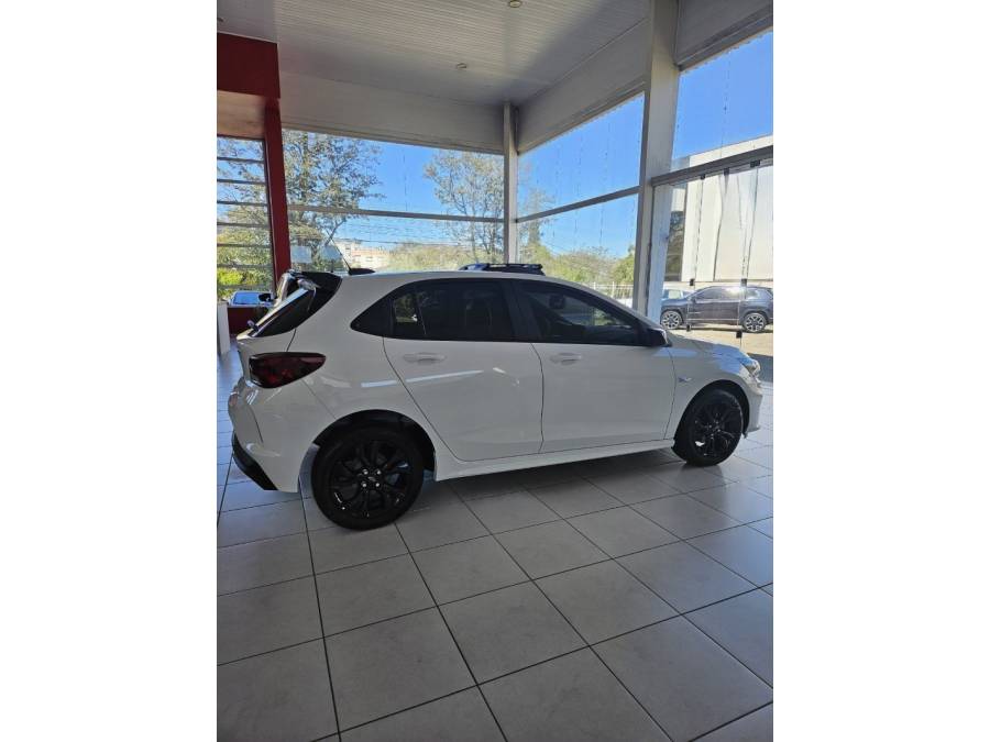 CHEVROLET - ONIX - 2022/2023 - Branca - R$ 92.000,00