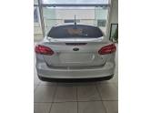 FORD - FOCUS - 2017/2018 - Prata - R$ 64.000,00