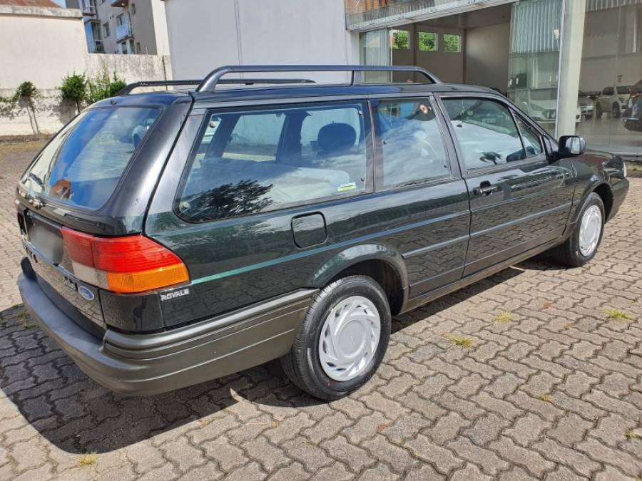 FORD - VERSAILLES - 1993/1994 - Verde - R$ 30.000,00