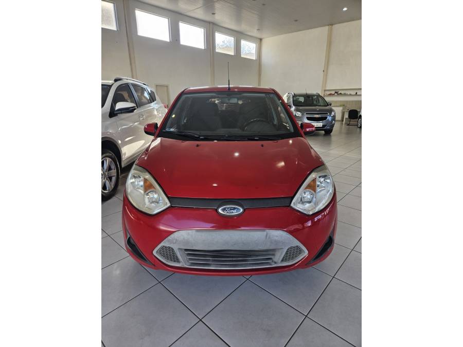 FORD - FIESTA - 2011/2012 - Vermelha - R$ 35.000,00