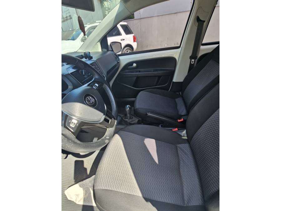 VOLKSWAGEN - UP - 2017/2018 - Branca - R$ 55.000,00
