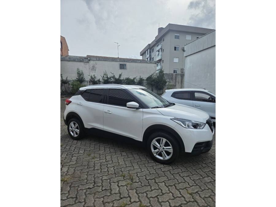 NISSAN - KICKS - 2020/2020 - Branca - R$ 87.000,00