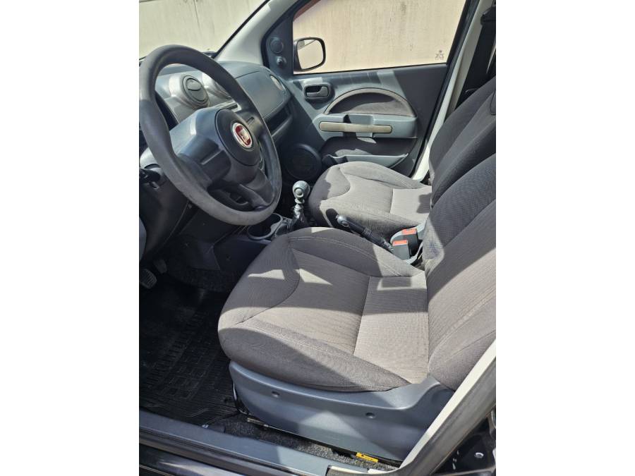 FIAT - UNO - 2010/2011 - Preta - R$ 32.500,00