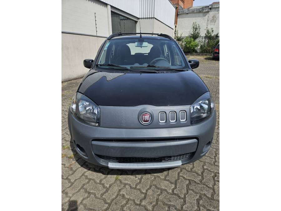 FIAT - UNO - 2010/2011 - Preta - R$ 32.500,00