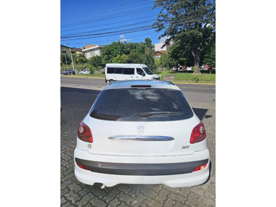 PEUGEOT - 207 - 2010/2011 - Branca - R$ 24.000,00