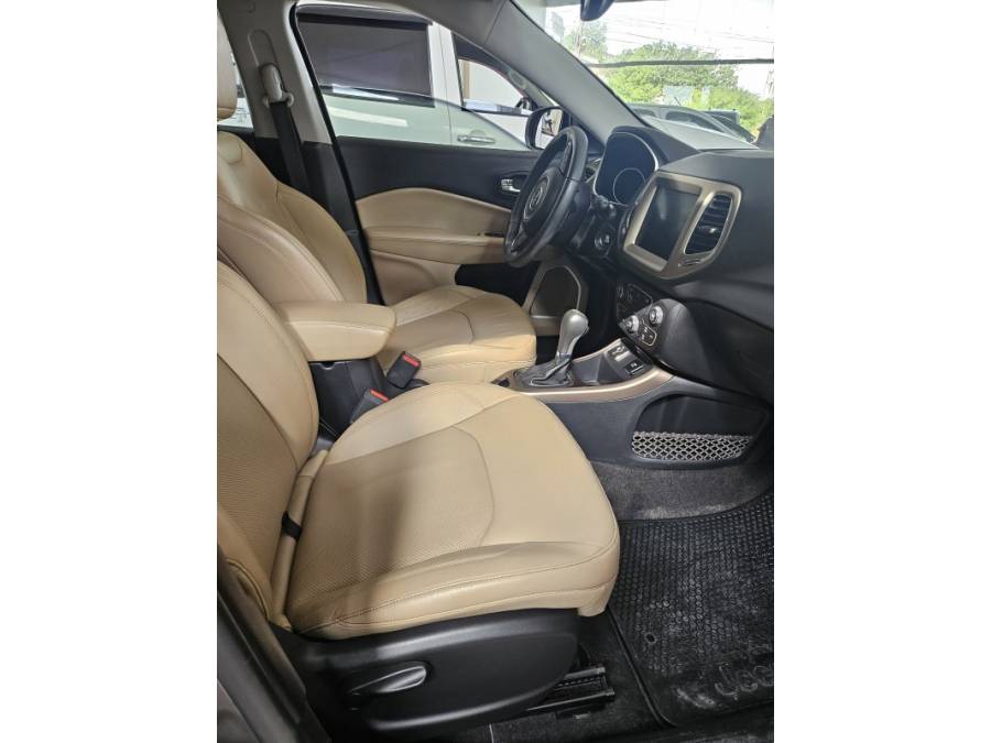 JEEP - COMPASS - 2016/2017 - Cinza - R$ 85.000,00