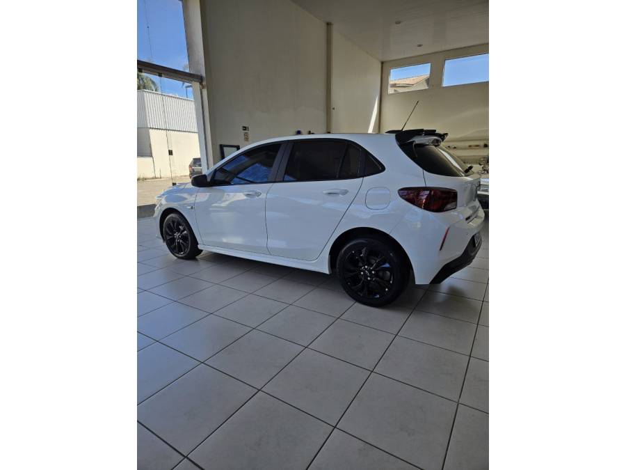 CHEVROLET - ONIX - 2022/2023 - Branca - R$ 92.000,00