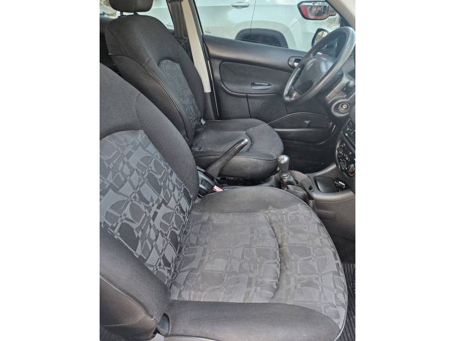 PEUGEOT - 207 - 2010/2011 - Branca - R$ 24.000,00