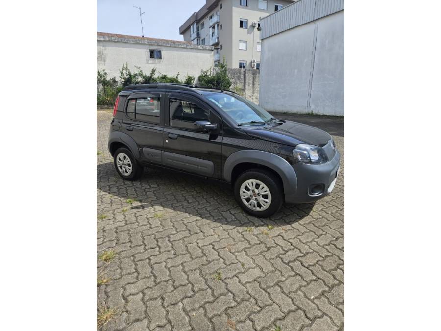 FIAT - UNO - 2010/2011 - Preta - R$ 32.500,00