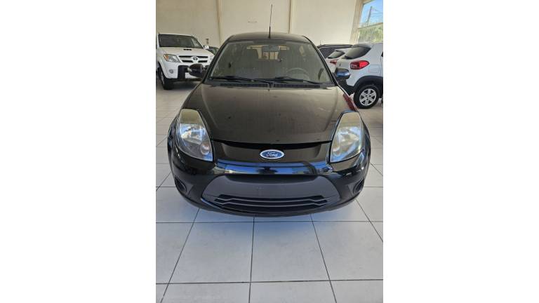 FORD - KA - 2012/2013 - Preta - R$ 30.000,00