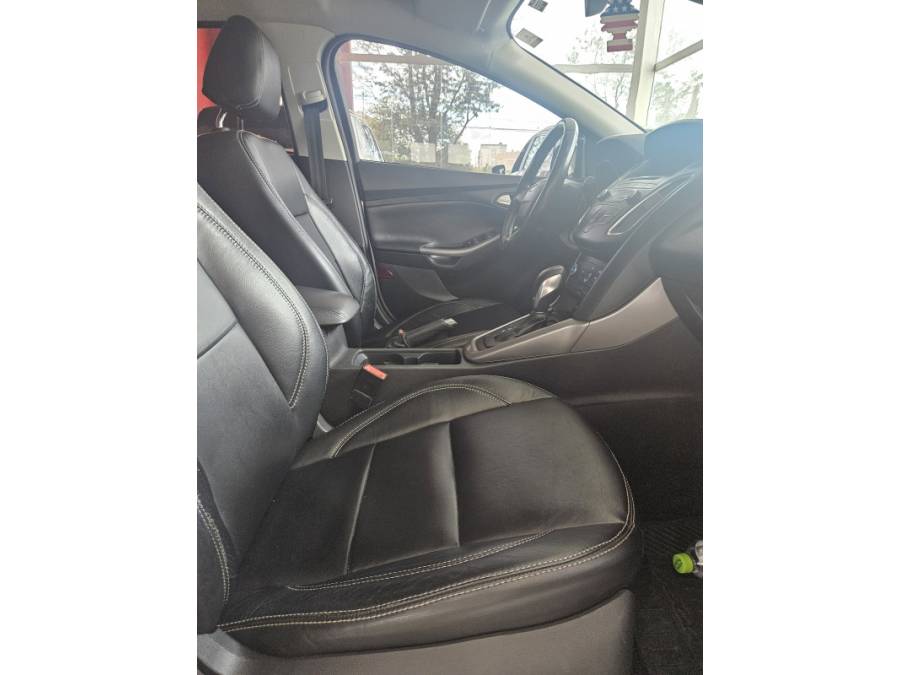 FORD - FOCUS - 2017/2018 - Prata - R$ 64.000,00