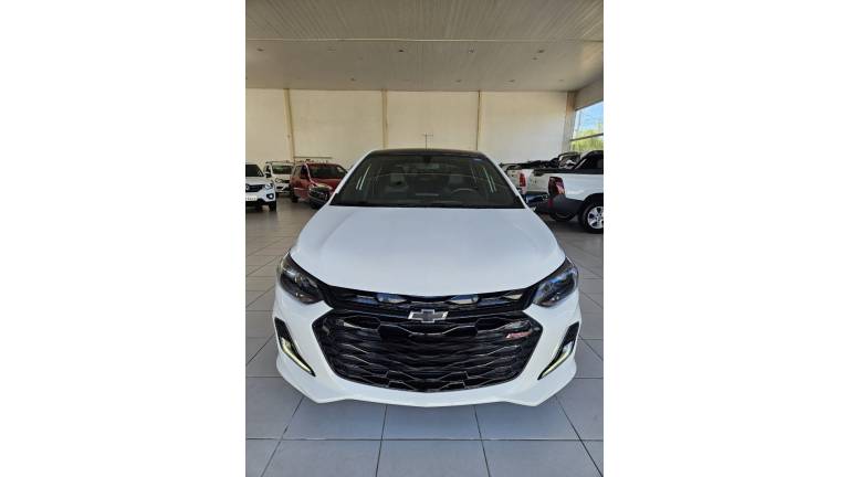 CHEVROLET - ONIX - 2022/2023 - Branca - R$ 92.000,00