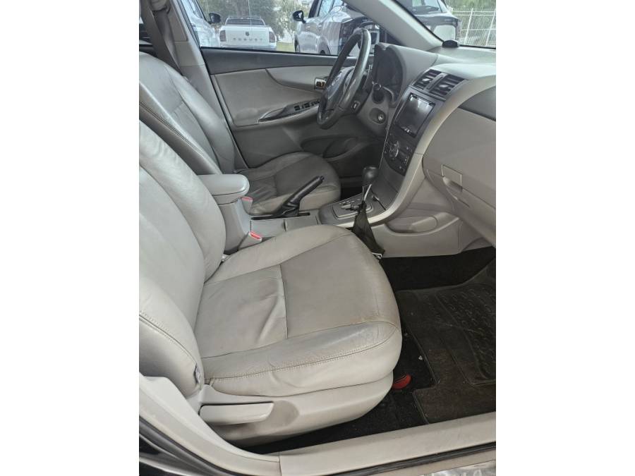 TOYOTA - COROLLA - 2010/2011 - Preta - R$ 59.000,00